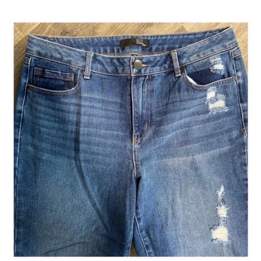 1822 DENIM Ripped Straight Leg Relaxed Jeans - Picture 8 of 12